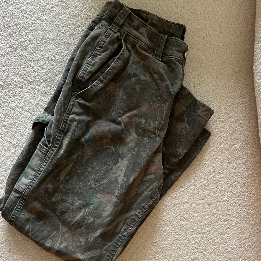 Abercrombie Men’s Camo Loose Workwear Pants